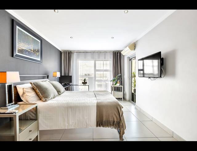 2 BEDROOM APARTMENT FOR SALE IN SANDOWN